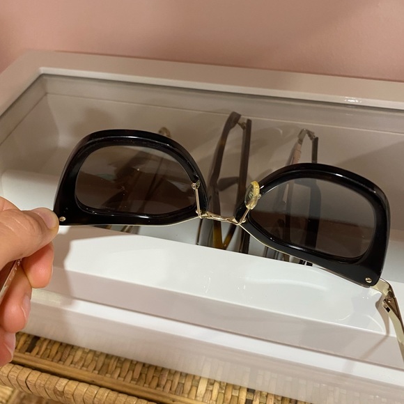 Prada sunglasses - Picture 5 of 7